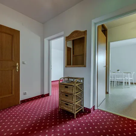 Hahnenkamm Residenz קיצביהל